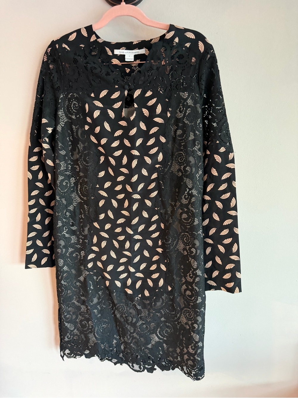 Diane von Furstenberg Black Lace Leaf Print Keyhole Shift Dress Long Sleeve Sz 4